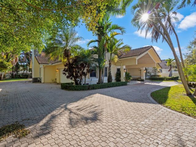 Продажа дома по адресу 9930 SW 145th St - фото 7531311