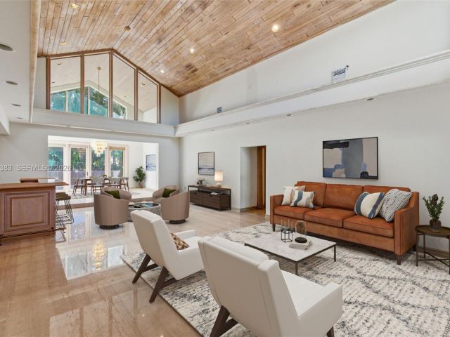 Продажа дома по адресу 9930 SW 145th St - фото 7531316