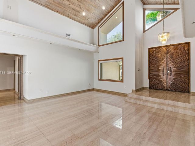 Продажа дома по адресу 9930 SW 145th St - фото 7531319