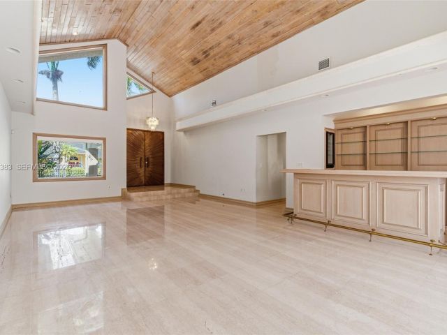 Продажа дома по адресу 9930 SW 145th St - фото 7531321