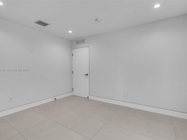 Продажа дома по адресу 1632 SW 12th St - фото 7509025