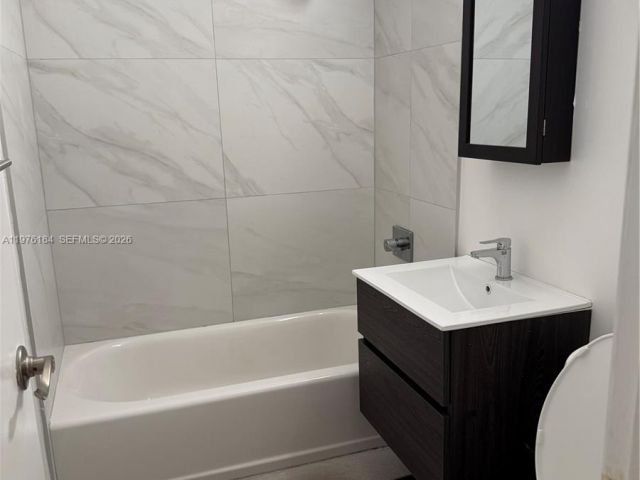 Дом в аренду по адресу 1428 Ortega Ave - фото 7471198