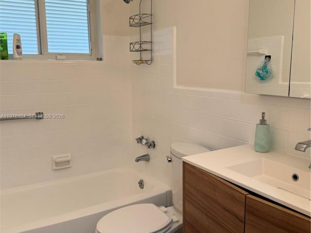 Дом в аренду по адресу 1428 Ortega Ave - фото 7471200