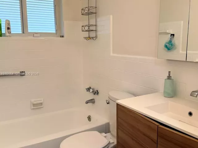 Дом в аренду по адресу 1428 Ortega Ave - фото 7471200