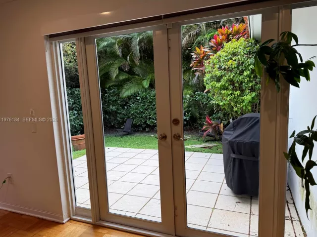 Дом в аренду по адресу 1428 Ortega Ave - фото 7471194