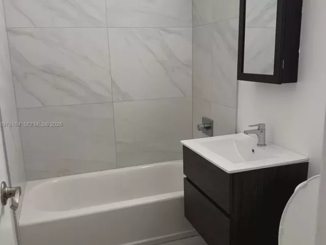 Дом в аренду по адресу 1428 Ortega Ave - фото 7471198