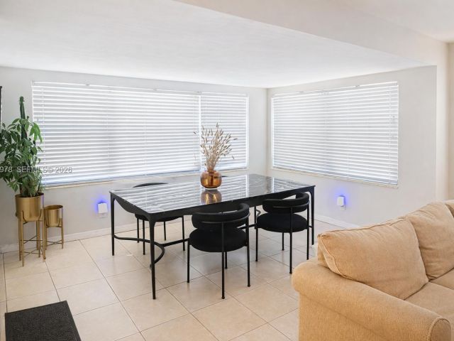 Дом в аренду по адресу 30 NE 26th St N/A - фото 7451551