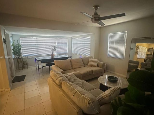 Дом в аренду по адресу 30 NE 26th St N/A - фото 7451558