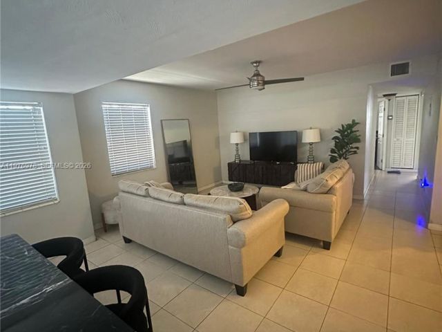 Дом в аренду по адресу 30 NE 26th St N/A - фото 7451559