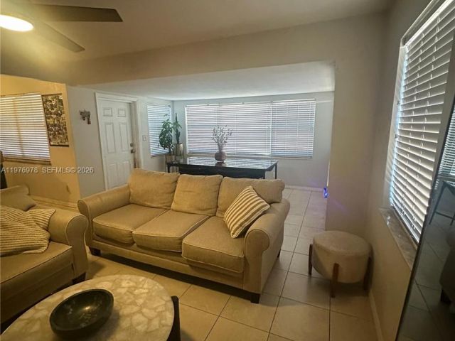 Дом в аренду по адресу 30 NE 26th St N/A - фото 7451562