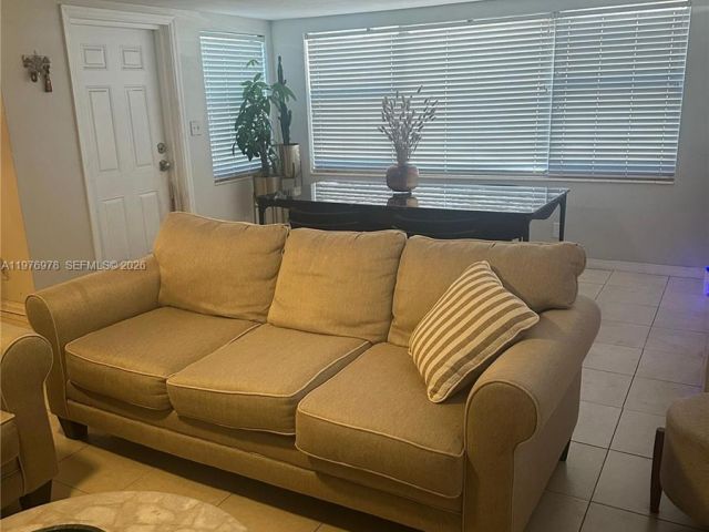 Дом в аренду по адресу 30 NE 26th St N/A - фото 7451563