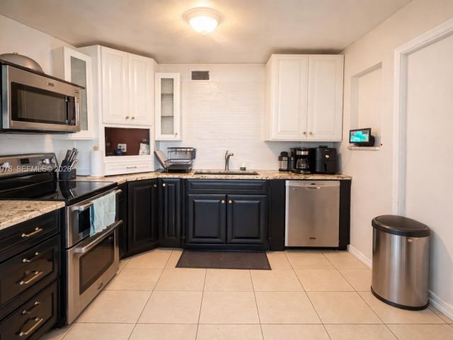 Дом в аренду по адресу 30 NE 26th St N/A - фото 7451565