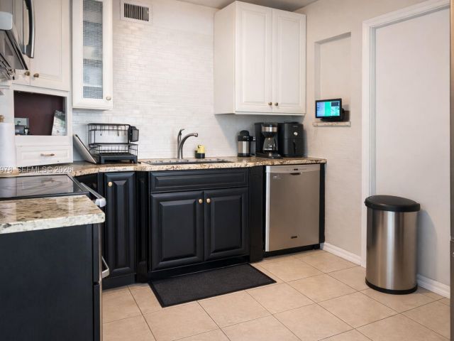 Дом в аренду по адресу 30 NE 26th St N/A - фото 7451567