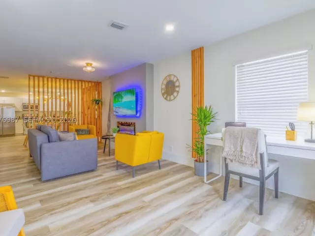 Продажа дома по адресу 1762 NW 15th St - фото 8870883
