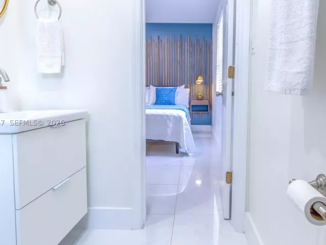 Продажа дома по адресу 1762 NW 15th St - фото 8870890