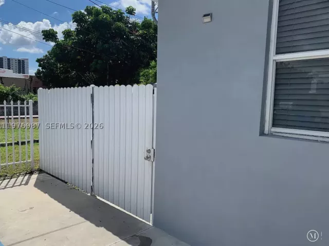 Продажа дома по адресу 1762 NW 15th St - фото 8870892