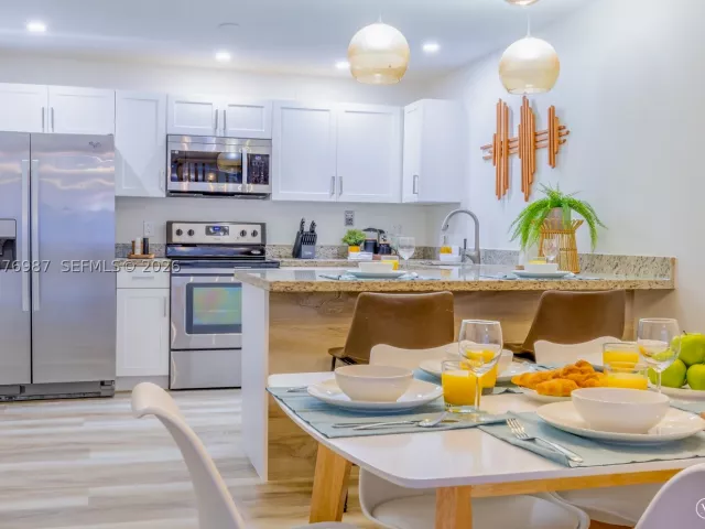 Продажа дома по адресу 1762 NW 15th St - фото 8870877