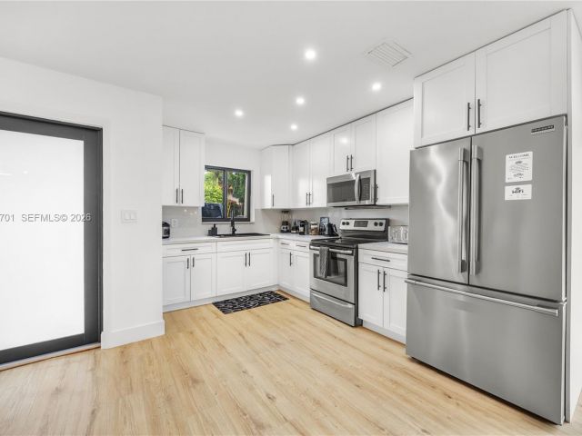 Продажа дома по адресу 324 Sterling Ave - фото 7521029