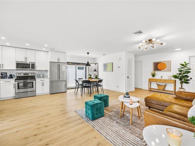 Продажа дома по адресу 324 Sterling Ave - фото 7521030