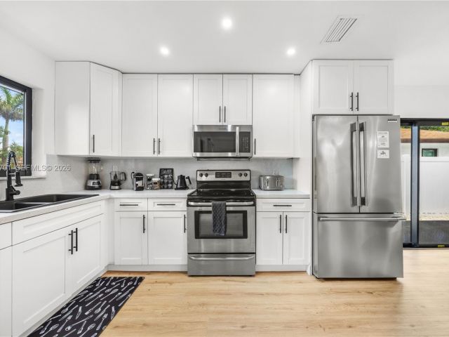 Продажа дома по адресу 324 Sterling Ave - фото 7521038