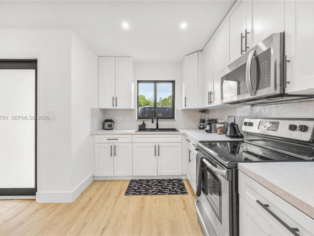 Продажа дома по адресу 324 Sterling Ave - фото 7521039