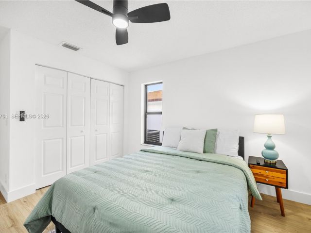 Продажа дома по адресу 324 Sterling Ave - фото 7521041