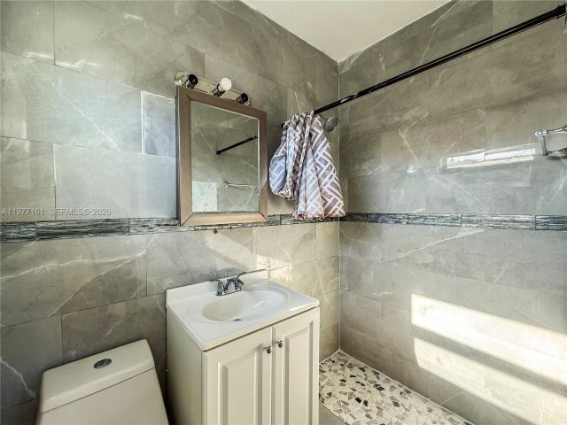 Дом в аренду по адресу 1141 NE 154th Ter - фото 7481164