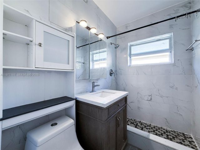 Дом в аренду по адресу 1141 NE 154th Ter - фото 7481169