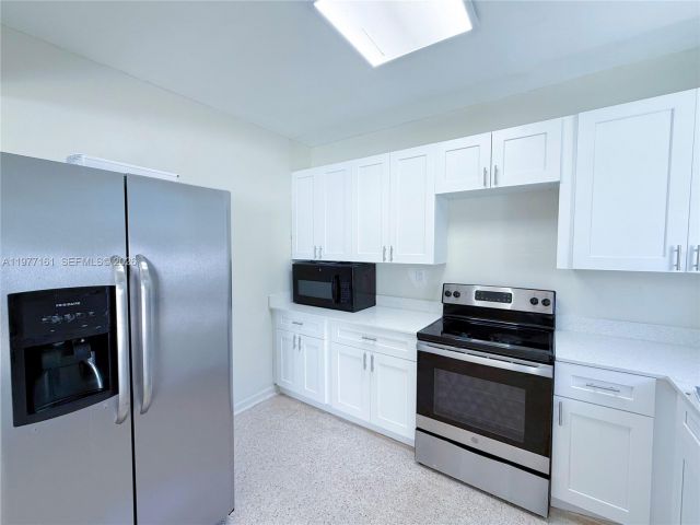 Дом в аренду по адресу 1141 NE 154th Ter - фото 7481172