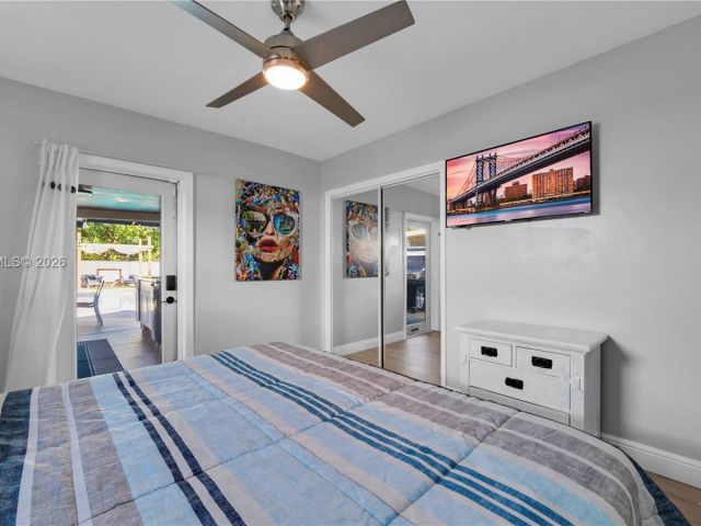 Продажа дома по адресу 1300 NW 7th Ave - фото 7481769