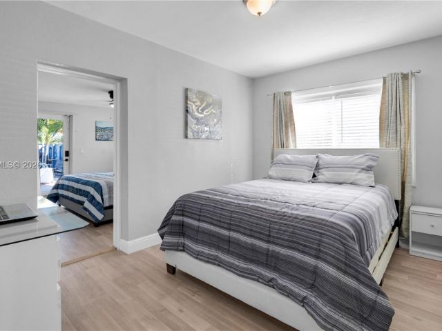 Продажа дома по адресу 1300 NW 7th Ave - фото 7481772