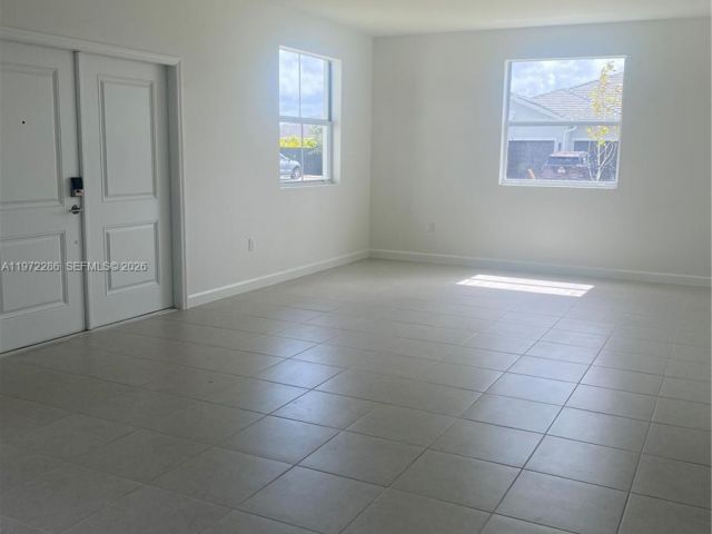 Дом в аренду по адресу 27560 SW 159th Pl 0 - фото 7458247