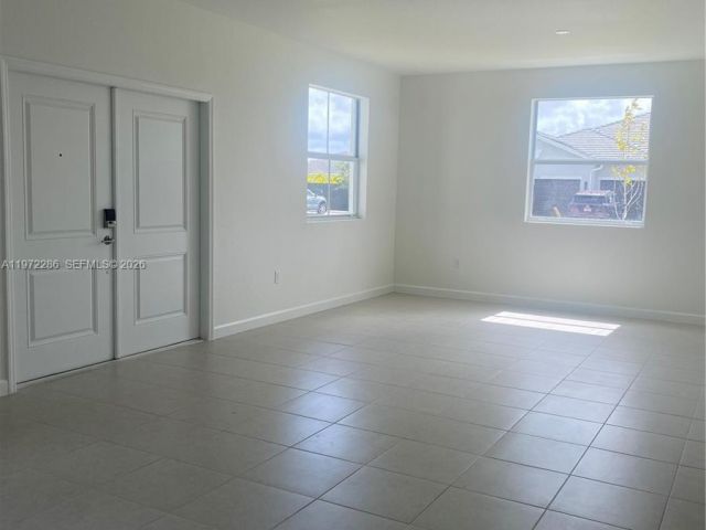 Дом в аренду по адресу 27560 SW 159th Pl 0 - фото 7458248