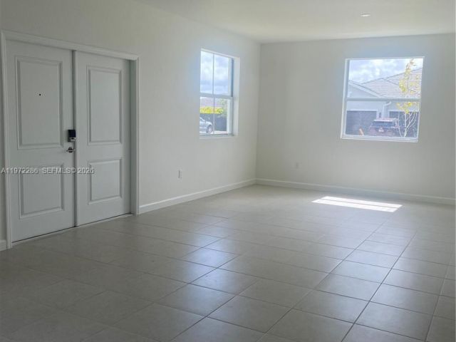 Дом в аренду по адресу 27560 SW 159th Pl 0 - фото 7458249