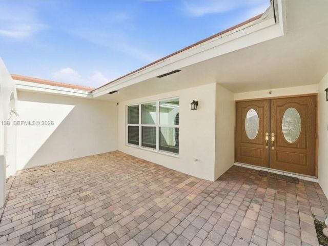 Продажа дома по адресу 1880 NE 206th Ter - фото 7517455