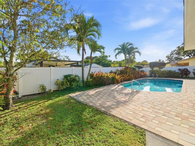 Продажа дома по адресу 1880 NE 206th Ter - фото 7517457