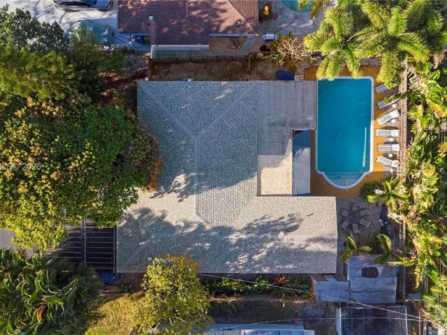 Продажа дома по адресу 3024 NE 2nd Ter - фото 7451406