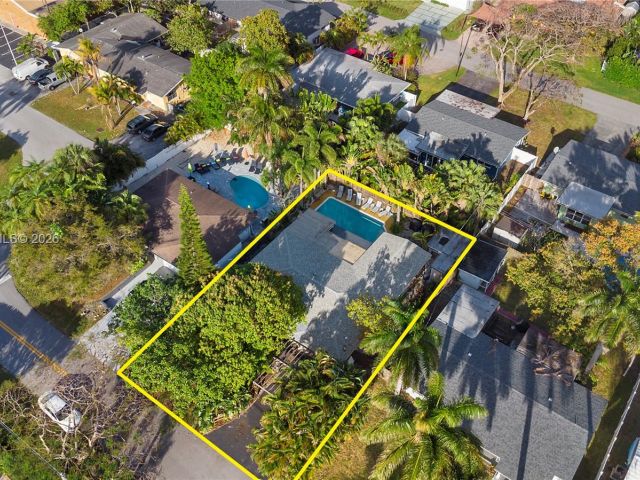 Продажа дома по адресу 3024 NE 2nd Ter - фото 7451413