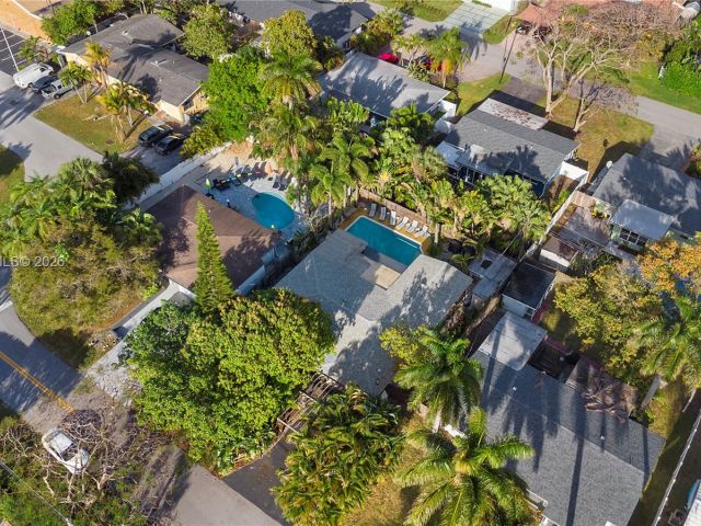 Продажа дома по адресу 3024 NE 2nd Ter - фото 7451414