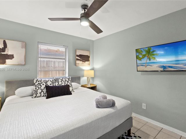 Продажа дома по адресу 3024 NE 2nd Ter - фото 7451416