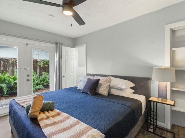 Продажа дома по адресу 3024 NE 2nd Ter - фото 7451423