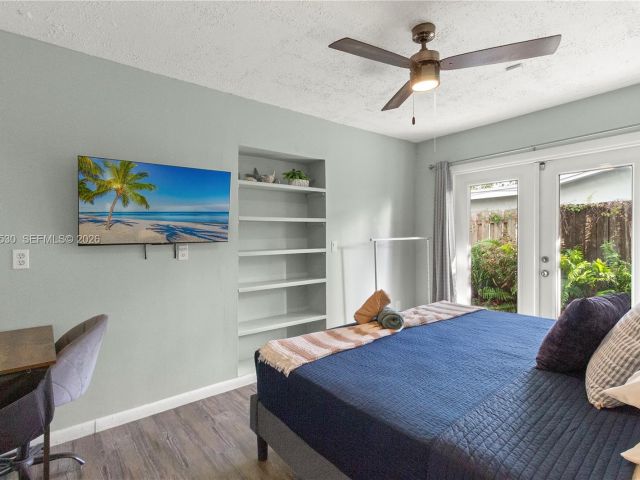 Продажа дома по адресу 3024 NE 2nd Ter - фото 7451425