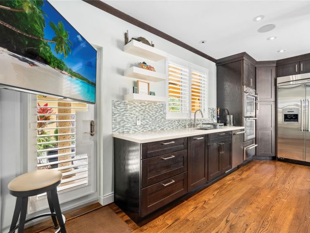 Продажа дома по адресу 330 Royal Plaza Drive - фото 8164304