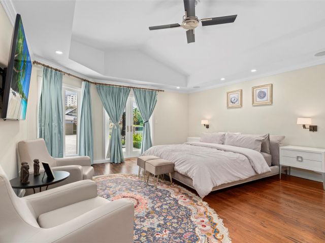 Продажа дома по адресу 330 Royal Plaza Drive - фото 8164447