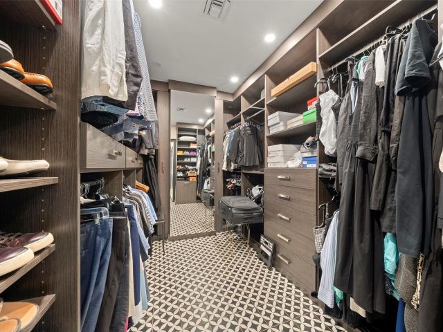 Продажа дома по адресу 330 Royal Plaza Drive - фото 8165561