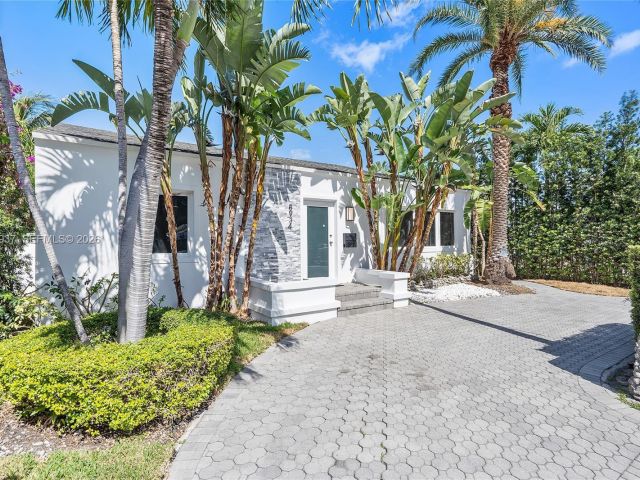 Продажа дома по адресу 8934 Harding Ave - фото 7467161