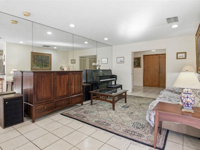 Продажа дома по адресу 9208 Emerson Ave - фото 7467142