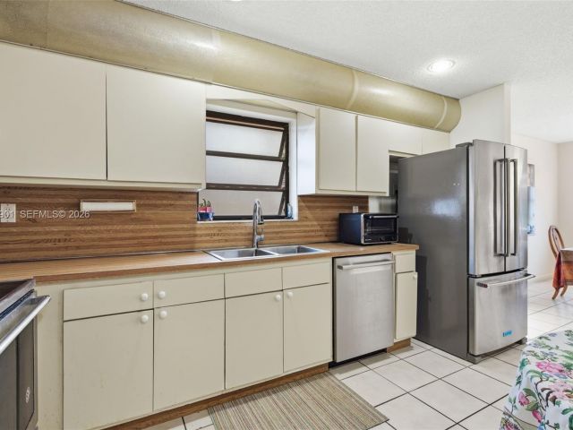 Продажа дома по адресу 9208 Emerson Ave - фото 7467148