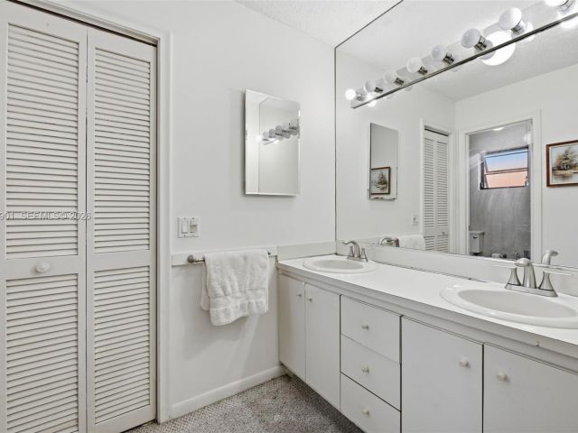 Продажа дома по адресу 9208 Emerson Ave - фото 7467154