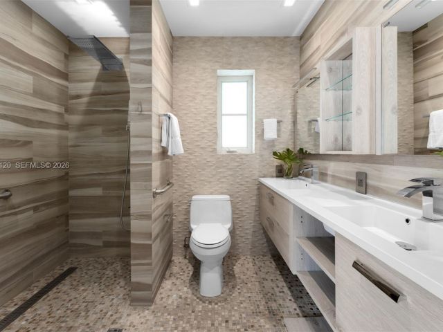 Продажа дома по адресу 2887 Pine Tree Dr - фото 7469060